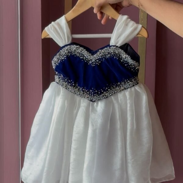 Sweetheart drop sleeve frock